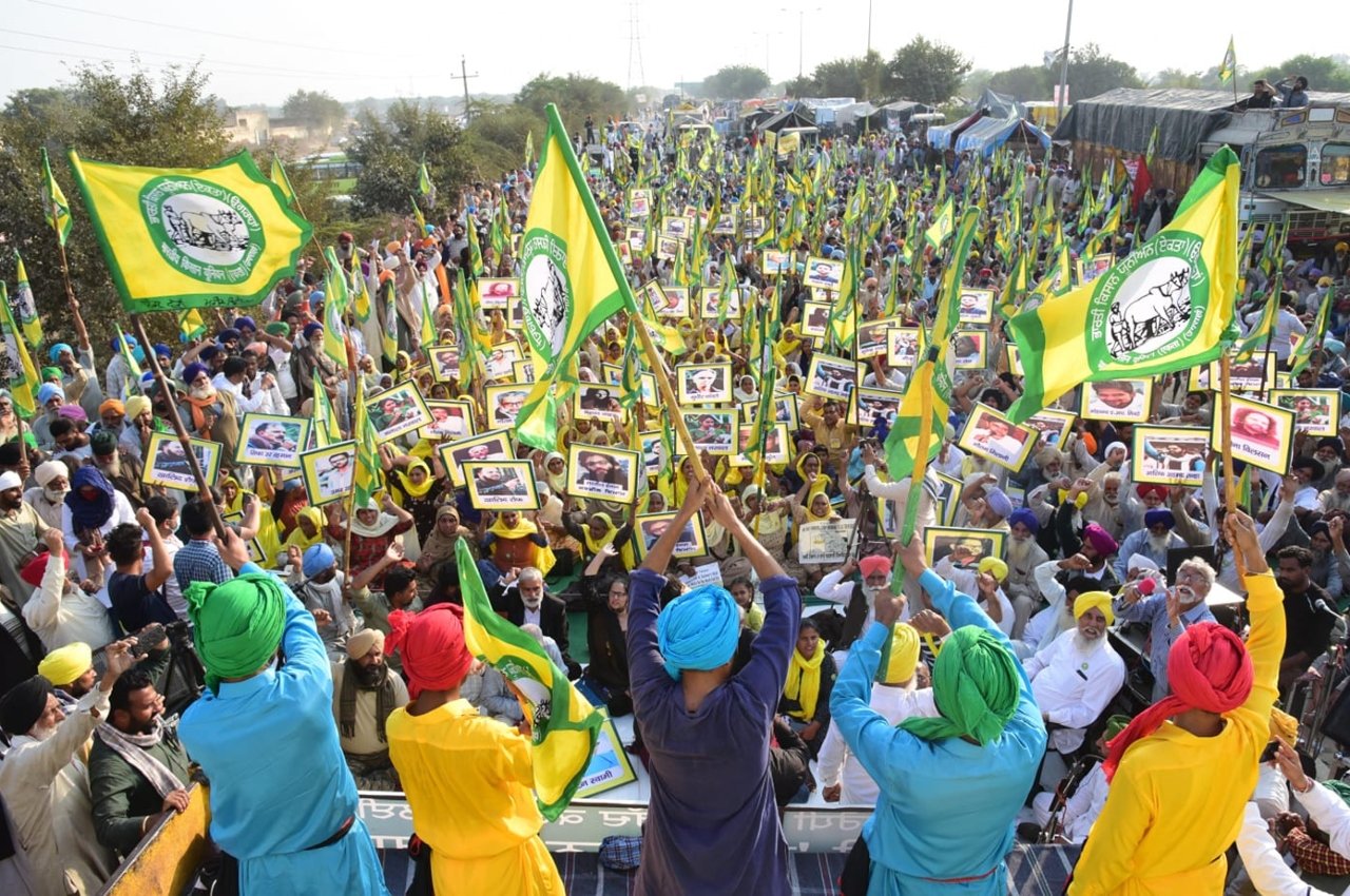 Farmers finally protest: Five-hour meeting to discuss demands